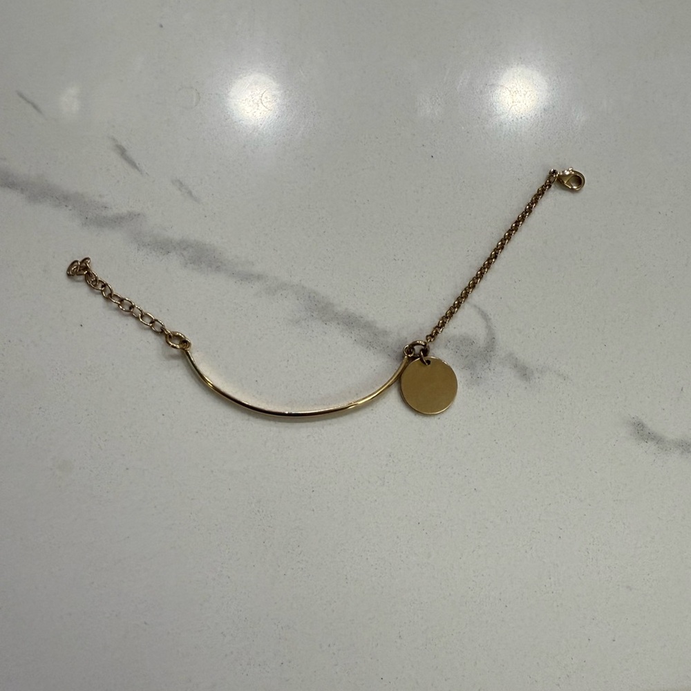 Elegant Gold Bracelet